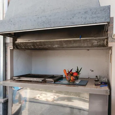 شقة One-bedroom In Okrug Gornji تروغير
